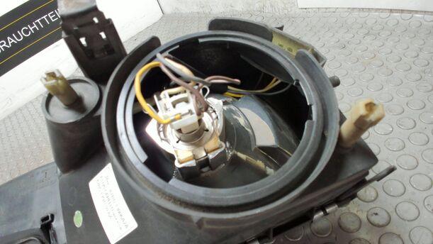 Foto: SCHEINWERFER LINKS ( OHNE LWR / OHNE ZUSATZLEUCHTE ) eines Ford Sierra CL
