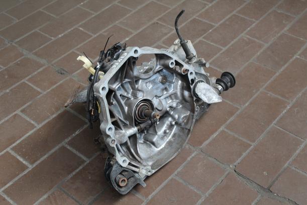 Foto: SCHALTGETRIEBE 5-GANG eines Honda Civic 1.3