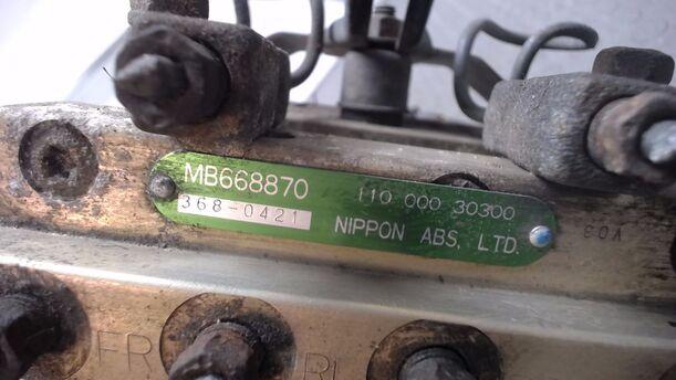 Foto: ABS-BREMSAGGREGAT eines Mitsubishi Space Wagon 2000 TD GLX