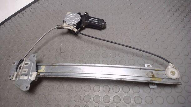 Foto: FENSTERHEBER HINTEN LINKS eines Mitsubishi Space Wagon 2000 TD GLX