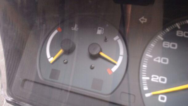 Foto: TACHOEINHEIT / TACHOMETER eines Mitsubishi Space Wagon 2000 TD GLX