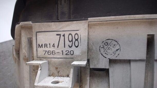 Foto: TACHOEINHEIT / TACHOMETER eines Mitsubishi Space Wagon 2000 TD GLX