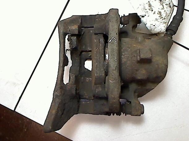 Foto: BREMSSATTEL VL eines Peugeot 405 Break DT GR