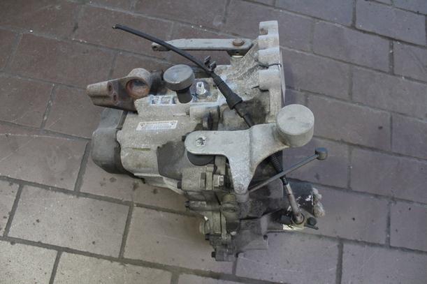 Foto: SCHALTGETRIEBE 5-GANG eines Rover 111 L