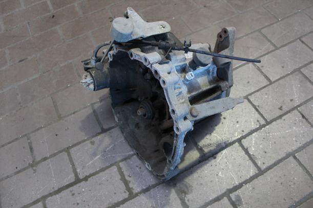 Foto: SCHALTGETRIEBE 5-GANG eines Rover 111 L