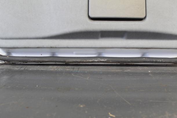 Foto: TÜR HINTEN LINKS eines Mercedes-Benz 230 E