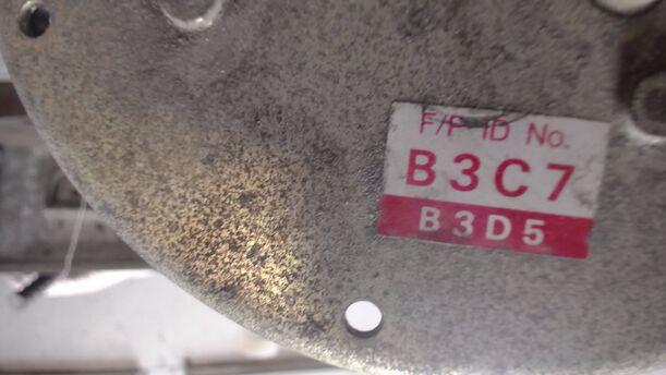Foto: KRAFTSTOFFPUMPE eines Mazda 121 16V Canvas Top GLX