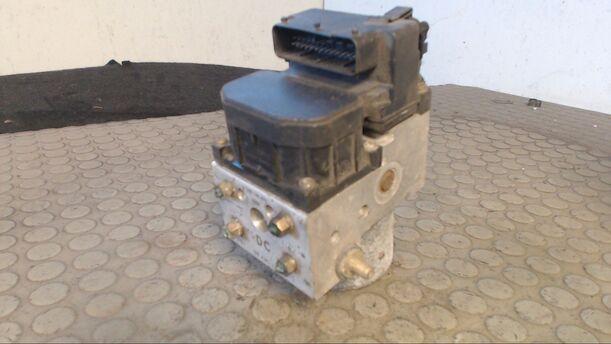 Foto: ABS-BREMSAGGREGAT eines Opel Corsa Special