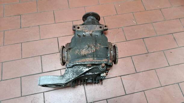 Foto: DIFFERENTIAL eines BMW 316i compact