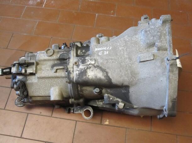 Foto: SCHALTGETRIEBE 5-GANG eines BMW 318i