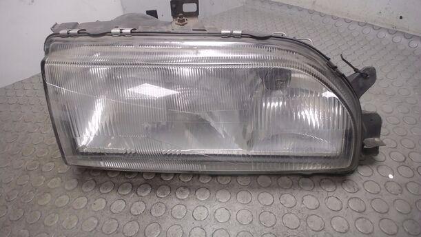 Foto: SCHEINWERFER RECHTS (DOPPELREFLEKTOR) BOSCH eines Ford Sierra Turnier CLX (LX)