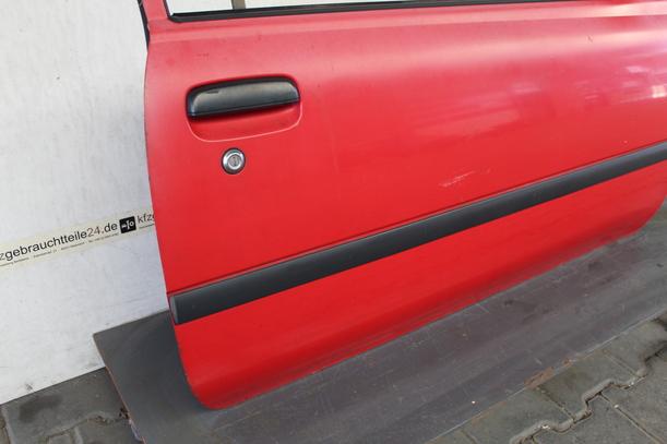 Foto: TÜR VORNE RECHTS V R eines Toyota Starlet 1.3 XLi