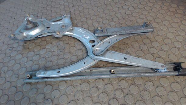 Foto: FENSTERHEBER MECH. VORN RECHTS VOR FACELIFT eines VW Passat Variant 2.0 16V GT Edition One