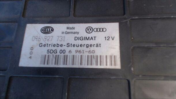 Foto: STEUERGERÄT AUTOMATIKGETRIEBE eines VW Passat Variant 2.0 16V GT Edition One