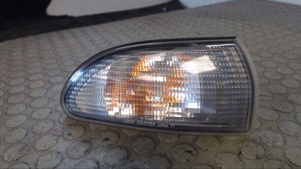 Foto: BLINKLEUCHTE / BLINKER  RECHTS eines Mitsubishi Galant 1800 GLSi