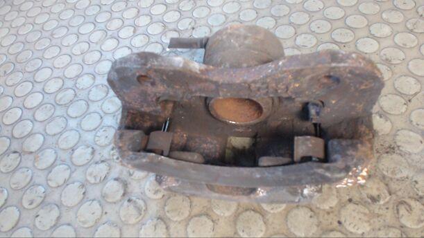Foto: BREMSSATTEL VORN LINKS eines Mitsubishi Galant 1800 GLSi