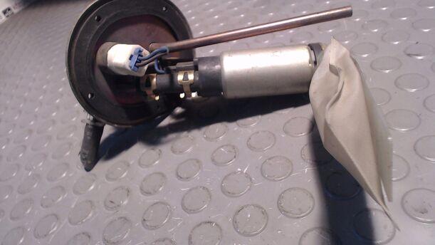 Foto: KRAFTSTOFFPUMPE eines Mazda 626 1.9i LX