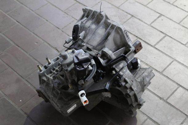 Foto: SCHALTGETRIEBE 5-GANG eines Ford Mondeo 16V CLX
