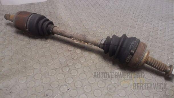 Foto: ANTRIEBSWELLE LINKS eines Skoda Felicia 1.3 LX