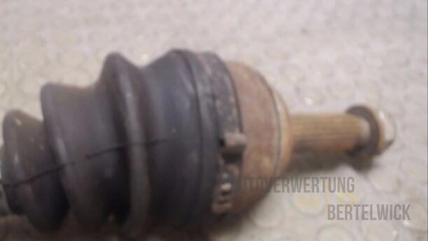 Foto: ANTRIEBSWELLE LINKS eines Skoda Felicia 1.3 LX