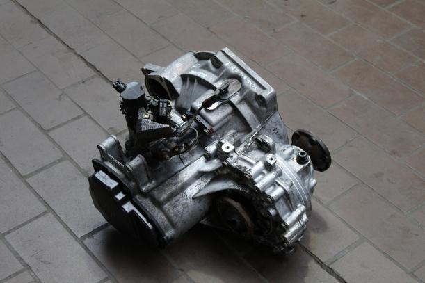 Foto: SCHALTGETRIEBE 5-GANG CHA eines VW Passat Variant 1.9 Special