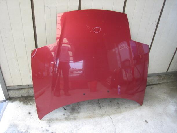 Foto: MOTORHAUBE eines Ford Probe 16V Highlight