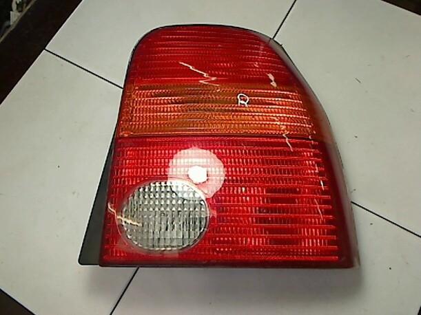 Foto: HECKLEUCHTE RECHTS eines Seat Arosa 1.4 MPI Comfort