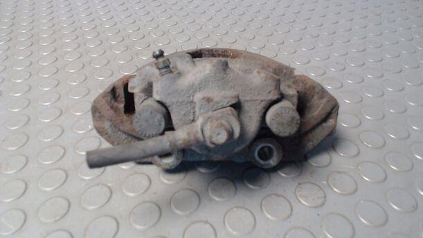 Foto: BREMSSATTEL VORN LINKS eines Opel Corsa LS
