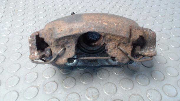 Foto: BREMSSATTEL VORN RECHTS eines Opel Corsa LS