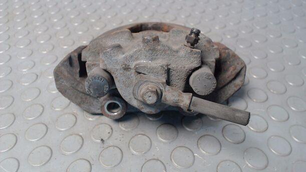 Foto: BREMSSATTEL VORN RECHTS eines Opel Corsa LS