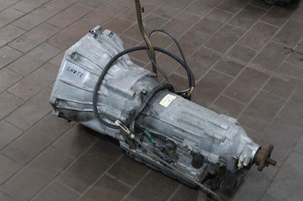 Foto: AUTOMATIK-GETRIEBE TX90251215 eines Opel Omega GL