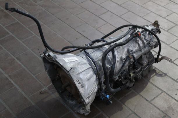 Foto: AUTOMATIK-GETRIEBE eines Opel Omega GL