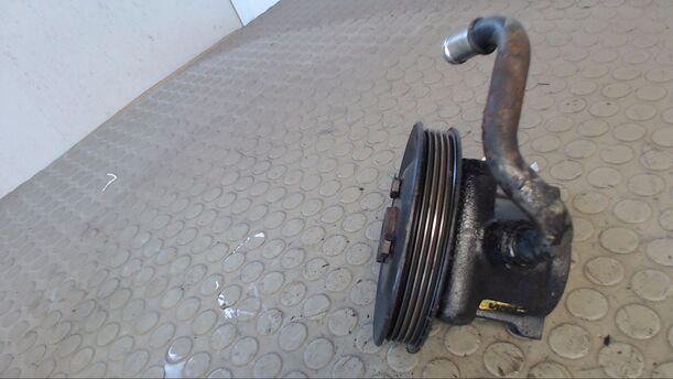 Foto: LENKGETRIEBEPUMPE eines Opel Astra GL