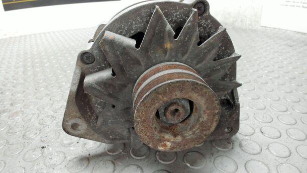 Foto: LICHTMASCHINE / GENERATOR ( 70A ) eines Ford Sierra Turnier CL