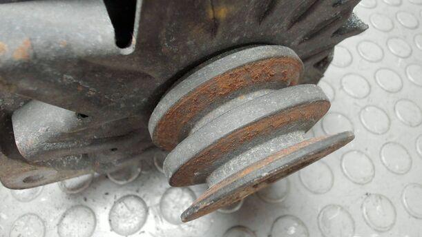 Foto: LICHTMASCHINE / GENERATOR ( 70A ) eines Ford Sierra Turnier CL