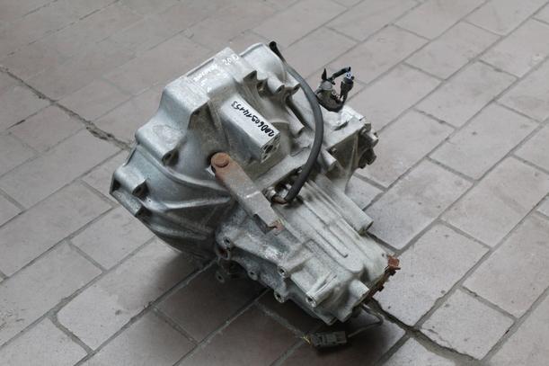 Foto: SCHALTGETRIEBE 5-GANG eines Nissan Sunny LX