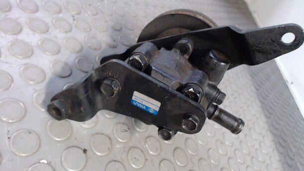Foto: SERVOPUMPE / LENKGETRIEBEPUMPE eines Nissan Sunny LX
