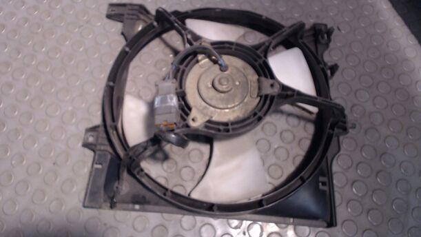 Foto: ELEKTROLÜFTER eines Nissan Sunny LX