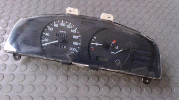 Foto: TACHOEINHEIT eines Nissan Sunny LX