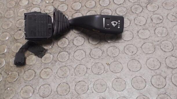 Foto: WISCHERSCHALTER eines Opel Omega Caravan 2.0
