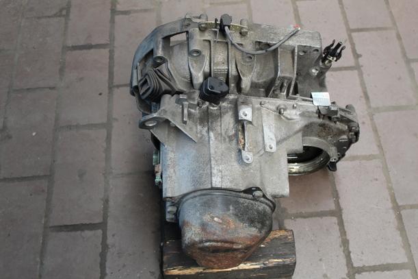 Foto: SCHALTGETRIEBE 5-GANG JB1046 eines Renault Clio RL