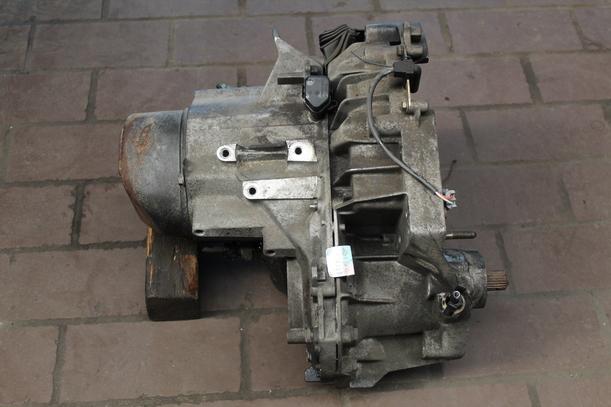 Foto: SCHALTGETRIEBE 5-GANG JB1046 eines Renault Clio RL