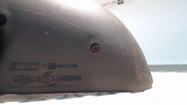 Foto: AUSSENSPIEGEL LINKS MECH. INNENVERSTB. eines Fiat Bravo 1.6 16V SX