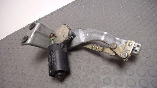 Foto: SCHEIBENWISCHERMOTOR VORN eines Seat Marbella l