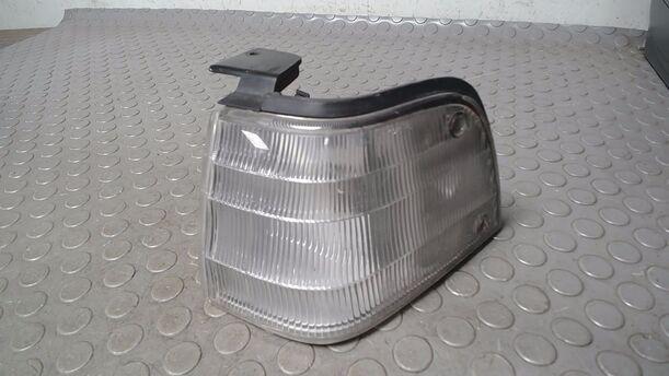 Foto: STANDLICHT/ BEGRENZUNGSLEUCHTE LINKS eines Mazda 323 1.6i GLX