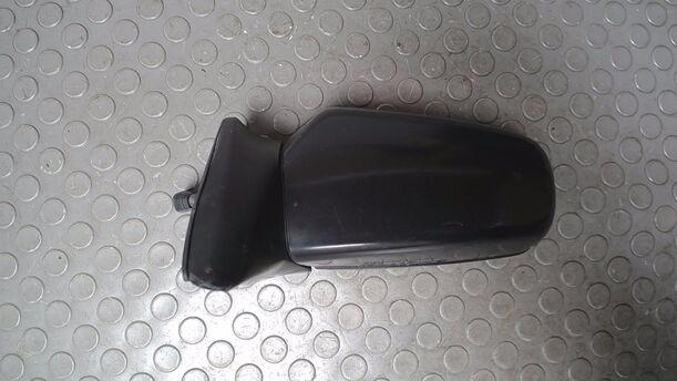 Foto: AUSSENSPIEGEL MECHANISCH VERSTELLBAR LINKS eines Mazda 323 1.6i GLX