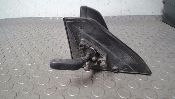 Foto: AUSSENSPIEGEL MECHANISCH VERSTELLBAR LINKS eines Mazda 323 1.6i GLX