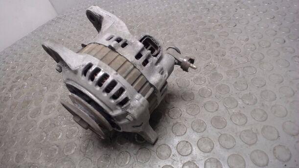 Foto: LICHTMASCHINE eines Mazda 323 1.6i GLX