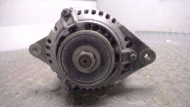 Foto: LICHTMASCHINE eines Mazda 323 1.6i GLX