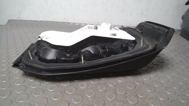 Foto: HECKLEUCHTE/ RÜCKLEUCHTE RECHTS ( 2/3 TÜRER ) eines Mazda 323 1.6i GLX